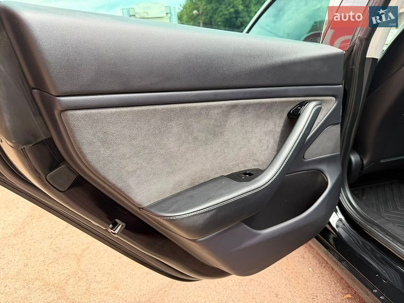 Седан Tesla Model 3 2019 в Кривому Розі