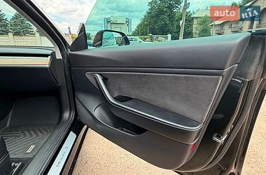Седан Tesla Model 3 2019 в Кривому Розі