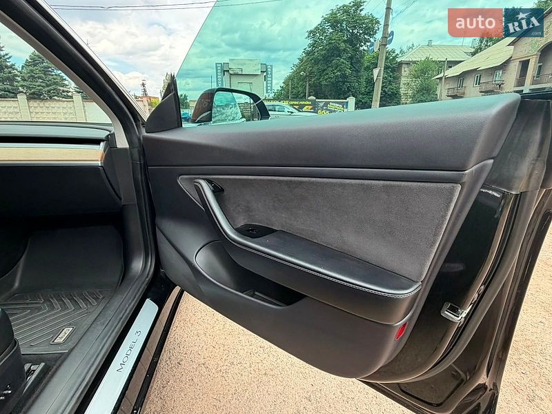 Седан Tesla Model 3 2019 в Кривому Розі