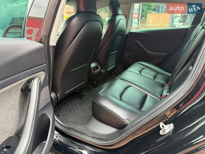 Седан Tesla Model 3 2019 в Кривому Розі