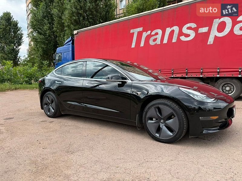 Седан Tesla Model 3 2019 в Кривому Розі