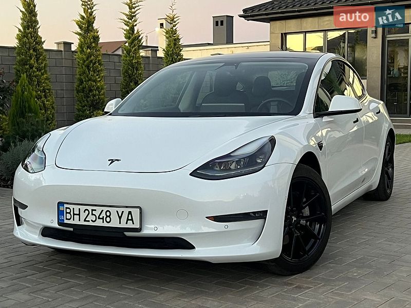 Седан Tesla Model 3 2021 в Одессе