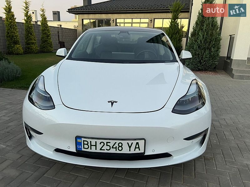 Седан Tesla Model 3 2021 в Одессе