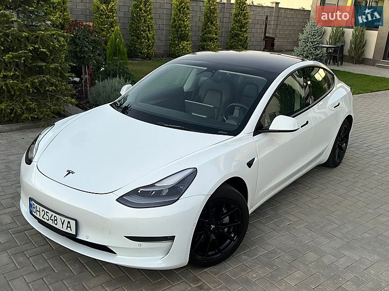 Седан Tesla Model 3 2021 в Одессе