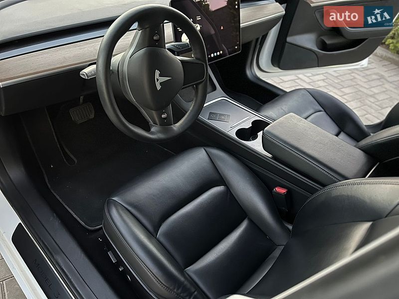 Седан Tesla Model 3 2021 в Одессе