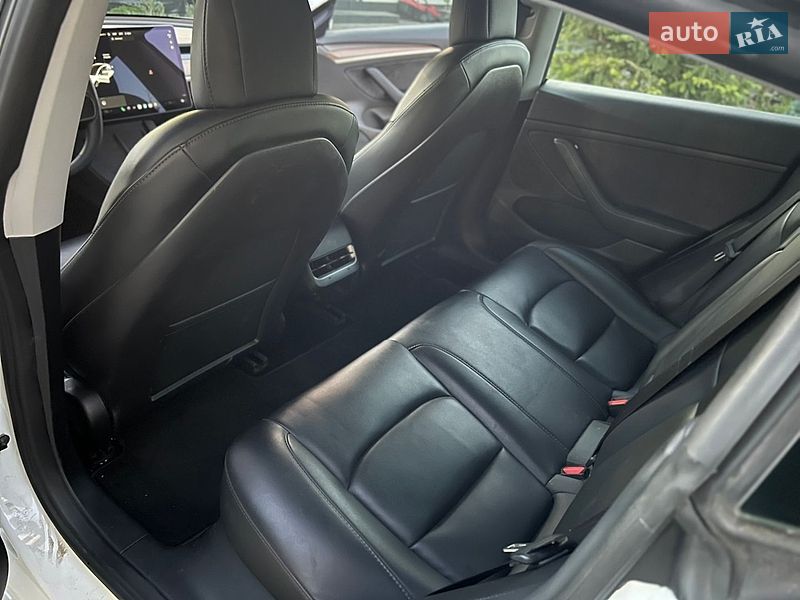 Седан Tesla Model 3 2021 в Одессе
