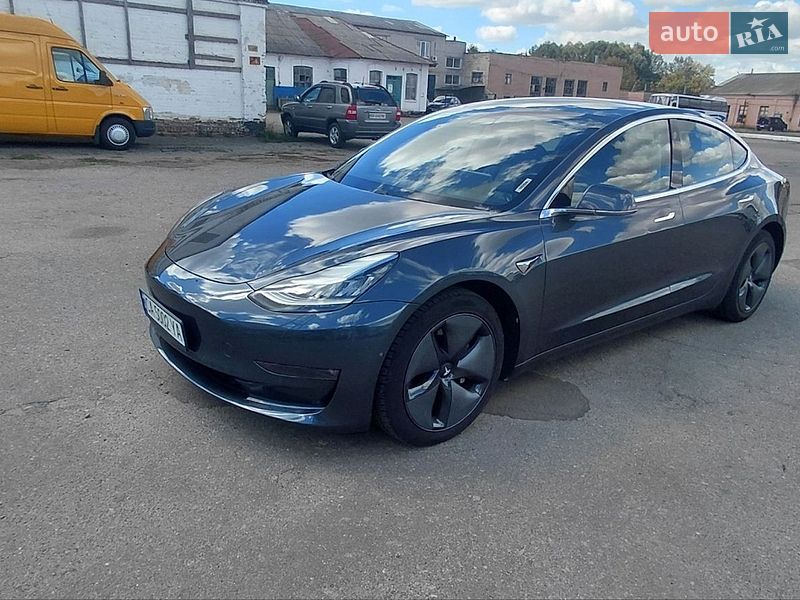 Tesla Model 3 2020