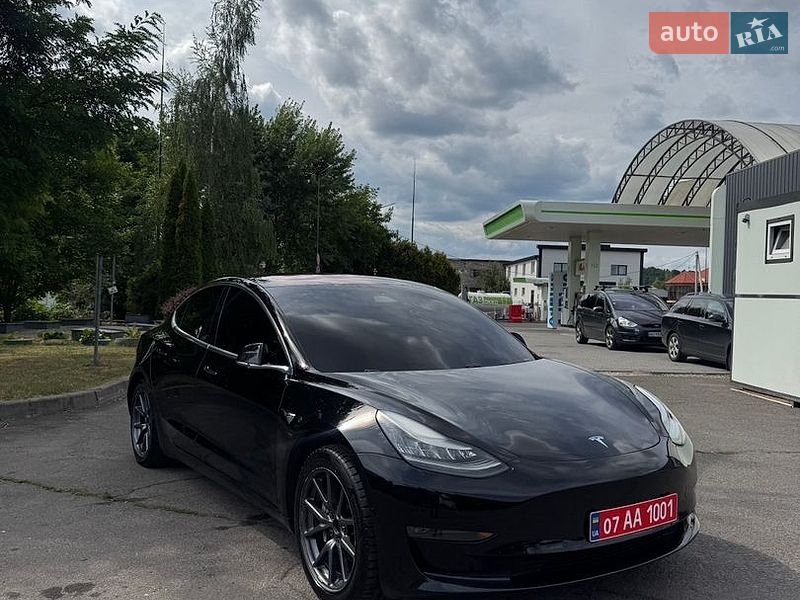 Седан Tesla Model 3 2018 в Хусте