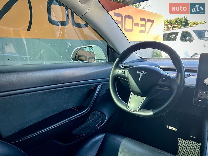 Седан Tesla Model 3 2018 в Харкові