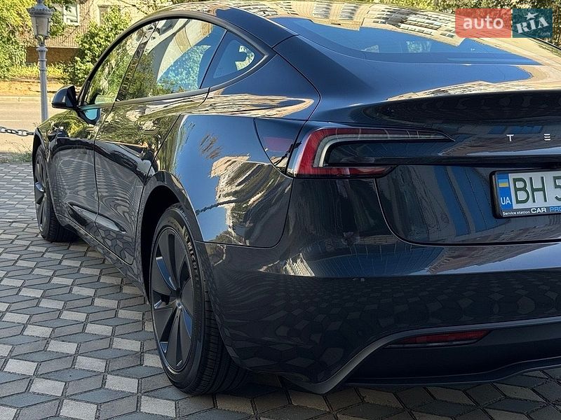 Седан Tesla Model 3 2025 в Одесі