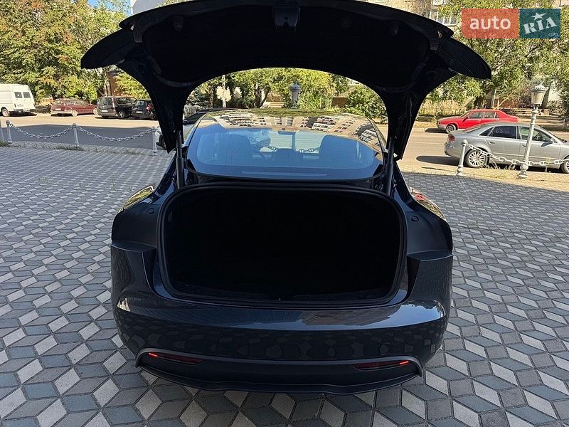 Седан Tesla Model 3 2025 в Одесі