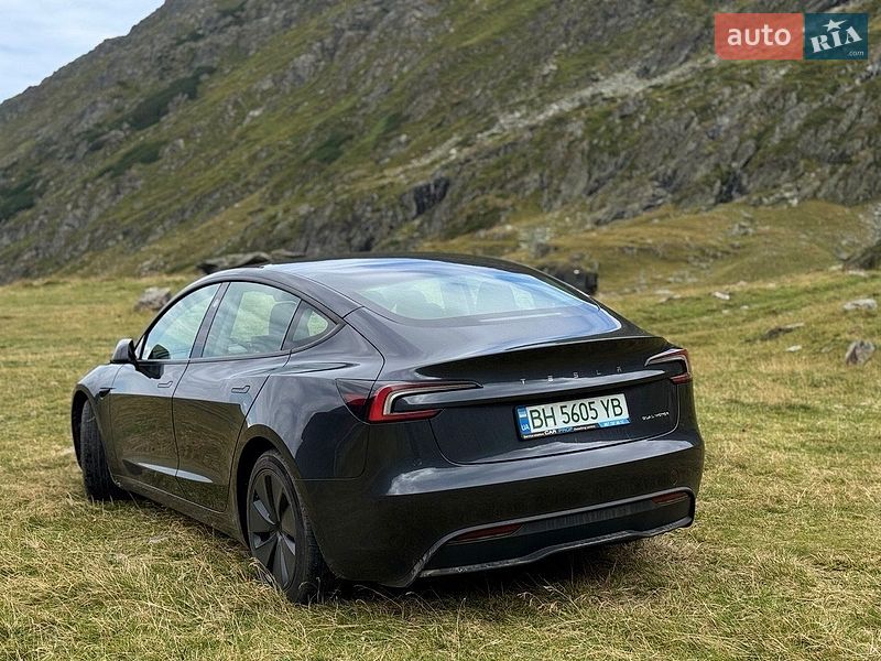 Седан Tesla Model 3 2025 в Одесі