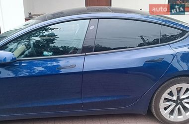 Седан Tesla Model 3 2022 в Львове