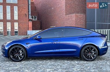 Седан Tesla Model 3 2019 в Дніпрі