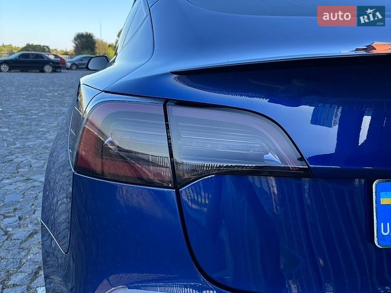 Седан Tesla Model 3 2019 в Дніпрі