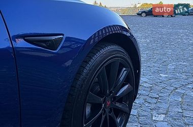 Седан Tesla Model 3 2019 в Дніпрі