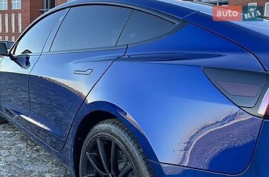 Седан Tesla Model 3 2019 в Дніпрі