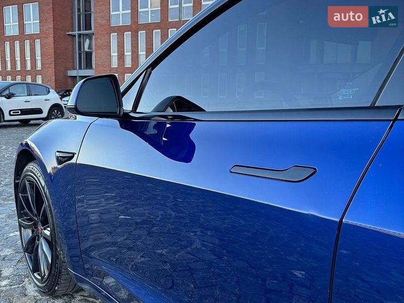 Седан Tesla Model 3 2019 в Дніпрі