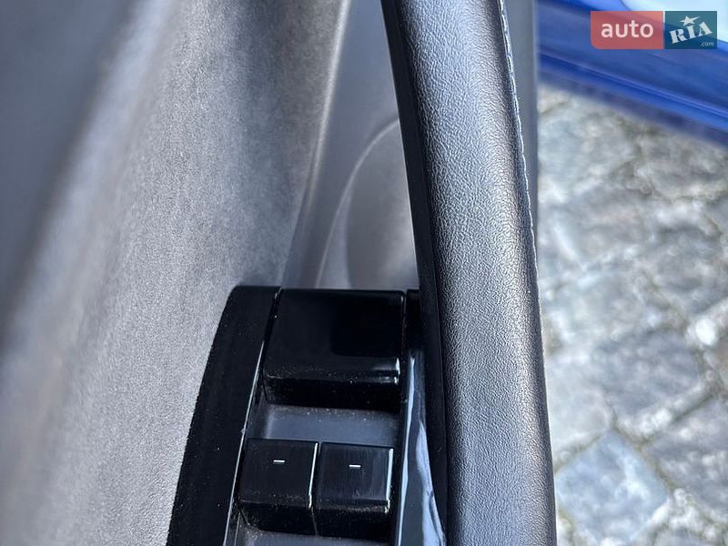 Седан Tesla Model 3 2019 в Дніпрі