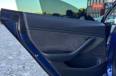 Седан Tesla Model 3 2019 в Дніпрі