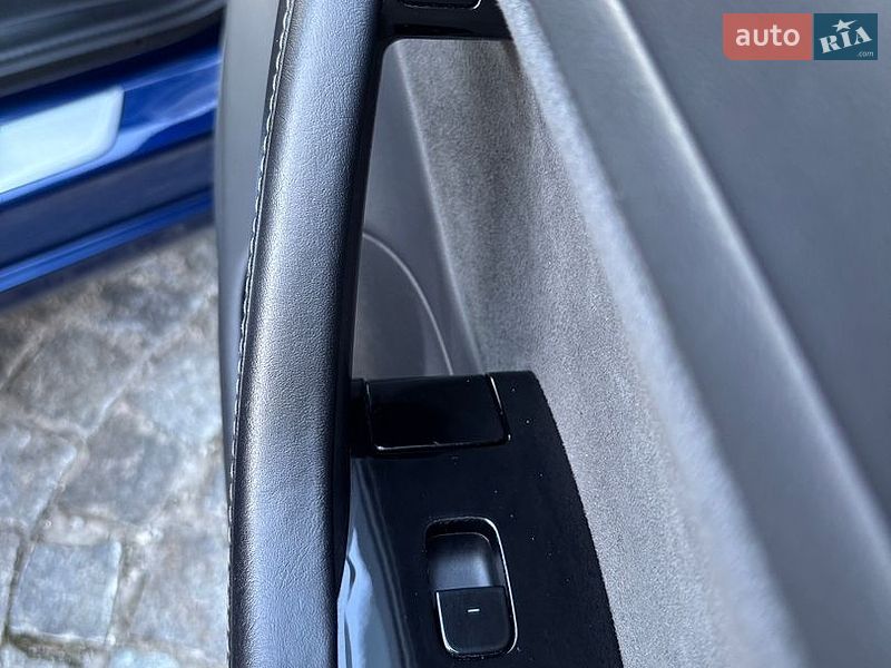 Седан Tesla Model 3 2019 в Дніпрі