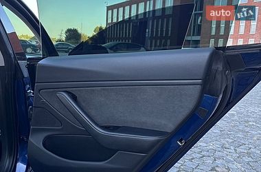 Седан Tesla Model 3 2019 в Дніпрі