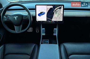 Седан Tesla Model 3 2019 в Дніпрі