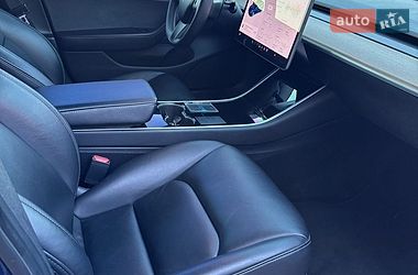Седан Tesla Model 3 2019 в Дніпрі