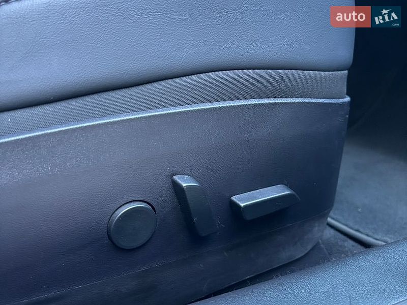 Седан Tesla Model 3 2019 в Дніпрі