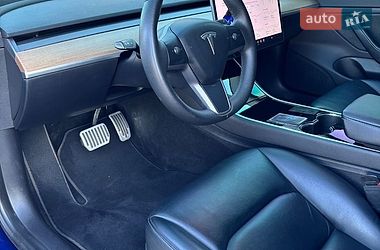Седан Tesla Model 3 2019 в Дніпрі