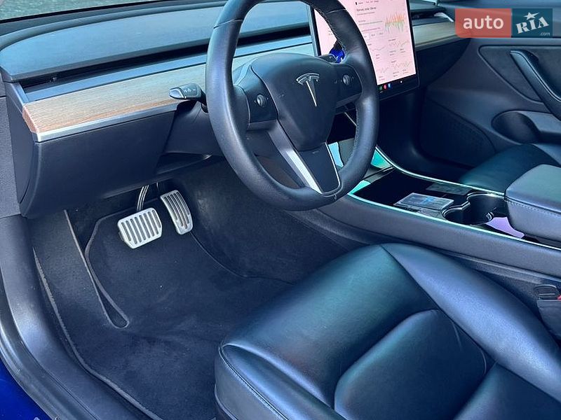 Седан Tesla Model 3 2019 в Дніпрі