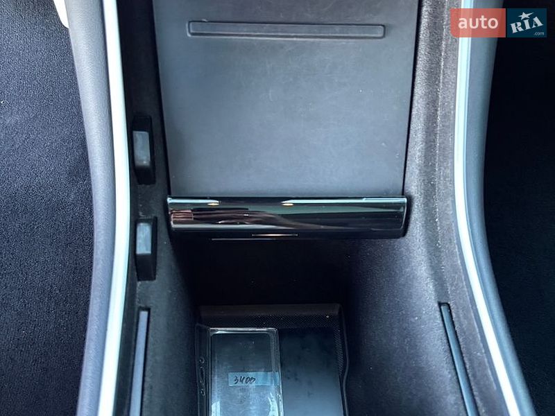 Седан Tesla Model 3 2019 в Дніпрі