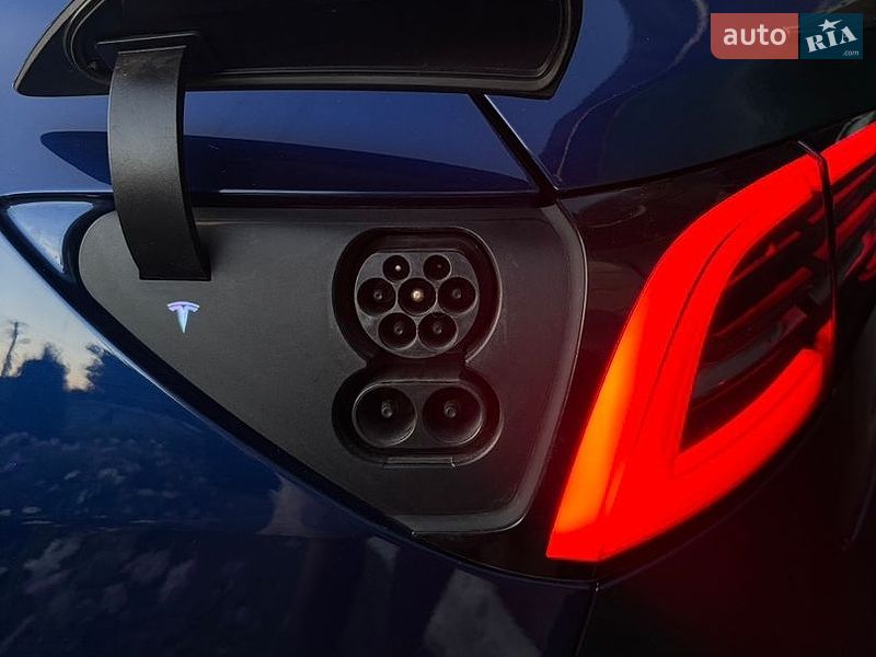 Седан Tesla Model 3 2019 в Дніпрі
