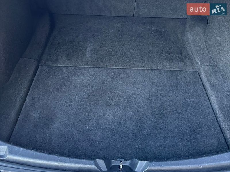 Седан Tesla Model 3 2019 в Дніпрі