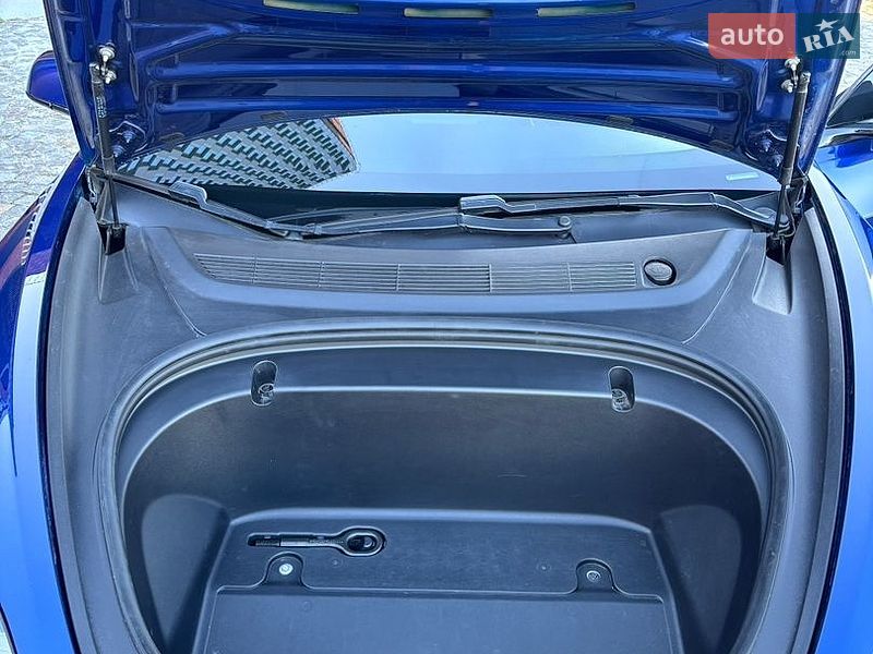 Седан Tesla Model 3 2019 в Дніпрі