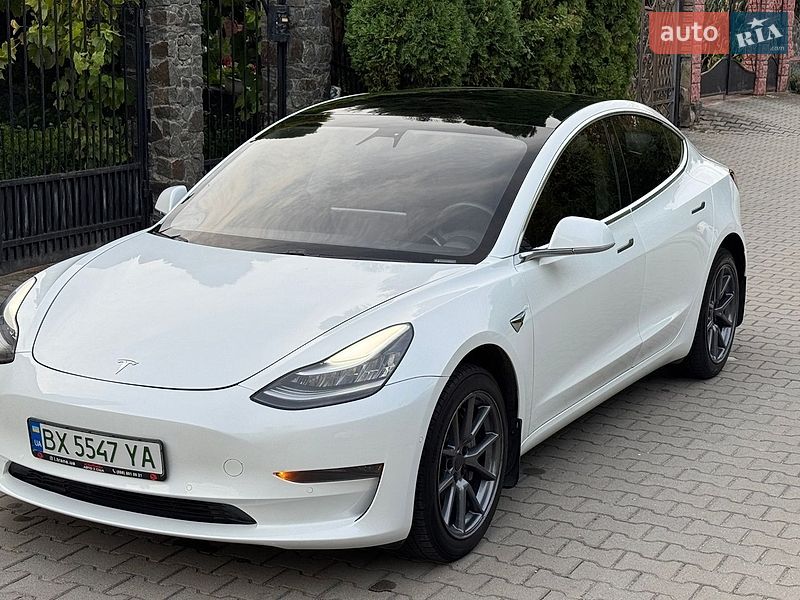 Седан Tesla Model 3 2019 в Хмельницькому