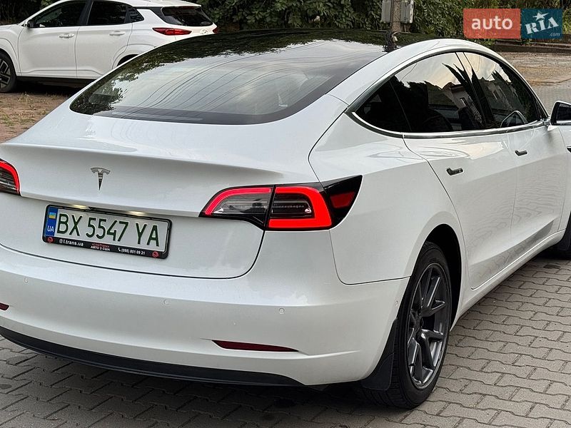 Седан Tesla Model 3 2019 в Хмельницькому