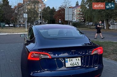 Седан Tesla Model 3 2018 в Рівному