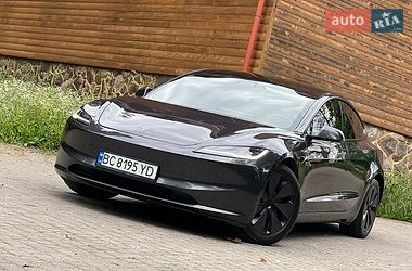 Седан Tesla Model 3 2025 в Самборе