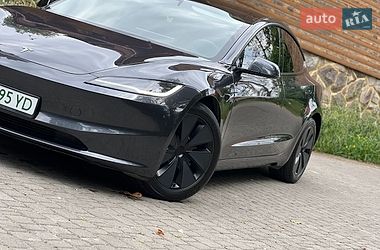 Седан Tesla Model 3 2025 в Самборе