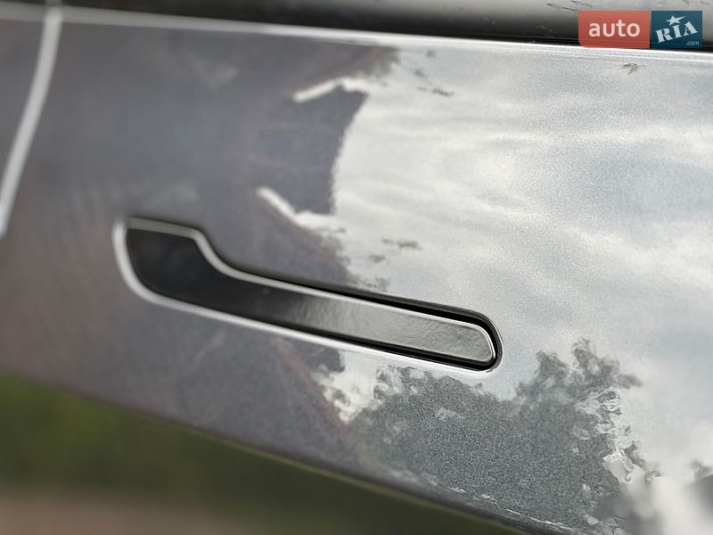 Седан Tesla Model 3 2025 в Самборе