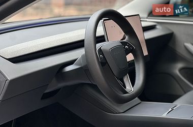 Седан Tesla Model 3 2025 в Самборе
