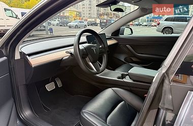 Седан Tesla Model 3 2020 в Вишневом