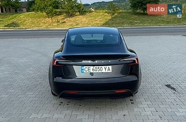 Седан Tesla Model 3 2024 в Чернівцях