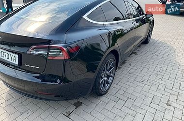 Седан Tesla Model 3 2019 в Ужгороде