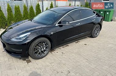 Седан Tesla Model 3 2019 в Ужгороде