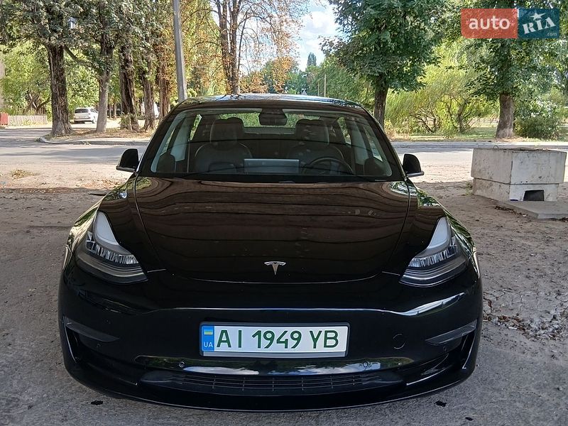 Седан Tesla Model 3 2020 в Киеве