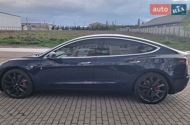 Седан Tesla Model 3 2020 в Києві