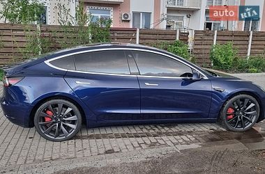 Седан Tesla Model 3 2020 в Києві