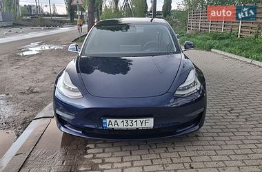 Седан Tesla Model 3 2020 в Києві